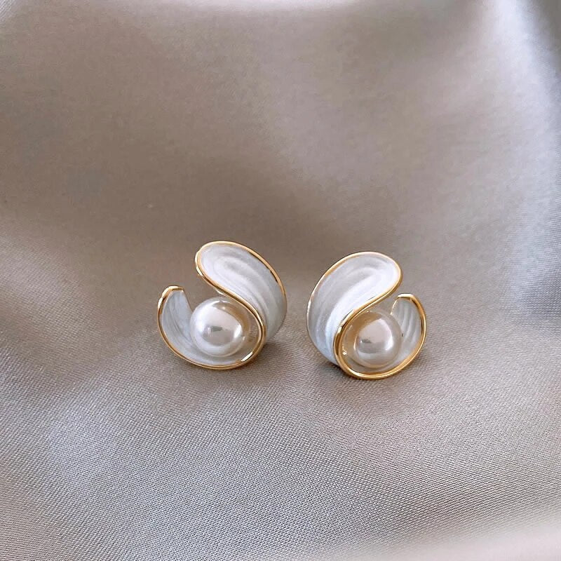 Gull Swirl Perle Stud Øredobber