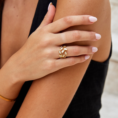 Gull Leaf Motif Ring
