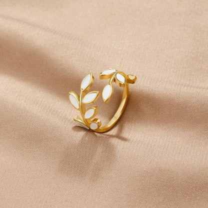 Gull Leaf Motif Ring